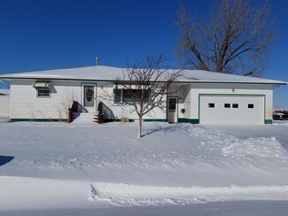 56 12th St, New England, ND 58647