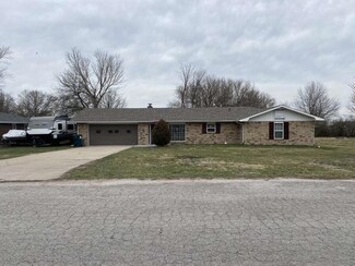1203 Charlene Dr, Bolivar, MO 65613