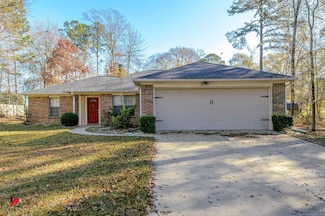 190 Town Oaks Dr, Marshall, TX 75672