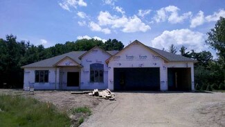 5302 Pierce Lake Dr, Caledonia, IL 61011