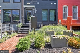 256 15th St SE Unit 1, Washington, DC 20003