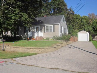 7 Staples St, Eliot, ME 03903