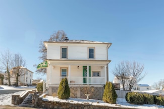 908 Trout St, Staunton, VA 24401