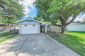 1105 Brook Hill Ln, Arlington, TX 76014