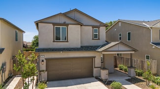 834 Amanecer Ave, Clovis, CA 93619