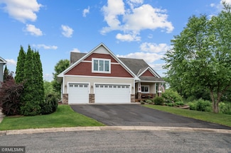 5261 Fenson Ct N, Hugo, MN 55038