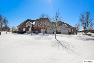 20707 Sheffield St, Elkhorn, NE 68022