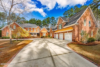 2 Seabiscuit Ln, New Bern, NC 28562