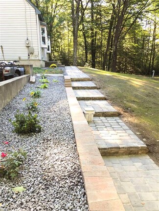 124 Bartlett Dr, Weare, NH 03281