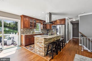 14709 Dunbar Ln, Woodbridge, VA 22193