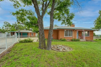 2000 Standifer St, Fort Worth, TX 76164