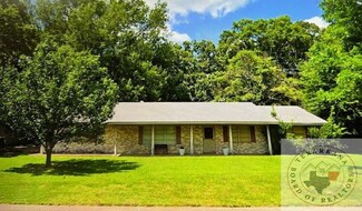 3726 Galleria Oaks Dr, Texarkana, TX 75503