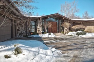 1634 Springbrook Dr, Elkhart, IN 46514