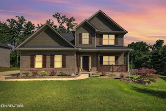 687 Yosemite Dr, Lenoir City, TN 37771
