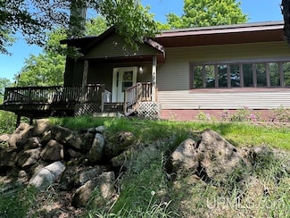 5 Krooks Rd, Negaunee, MI 49866
