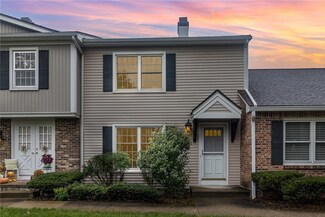 208 New Wickham Dr, Penfield, NY 14526