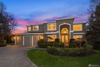 9417 Points Dr NE, Clyde Hill, WA 98004