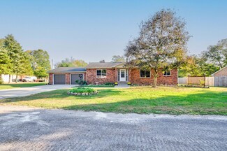 8565 Huron River Ct, Dexter, MI 48130