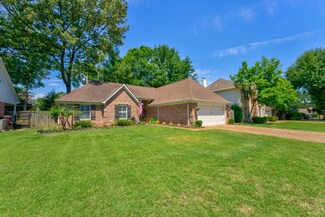 1515 Wolf Pack Dr, Collierville, TN 38017