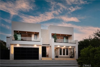 2608 Zorada Dr, Los Angeles, CA 90046