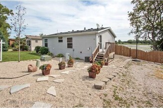 242 Misty Ridge, McHenry, IL 60051