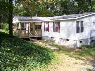 182 Comet Ln, Tunnel Hill, GA 30755