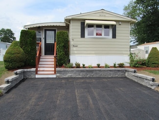 46 Louie Ln, Raynham, MA 02767
