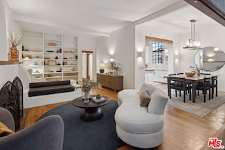 939 N Wetherly Dr, West Hollywood, CA 90069