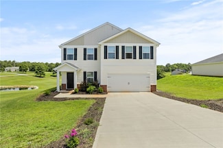 1305 Falcons Dr, Walhalla, SC 29691