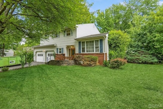 8 Cardinal Ave, Edison, NJ 08820