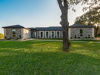 133 Crestview Dr, Corsicana, TX 75109