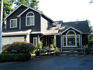 11626 NE 111th St, Kirkland, WA 98033