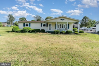1743 W Main St, Valley View, PA 17983
