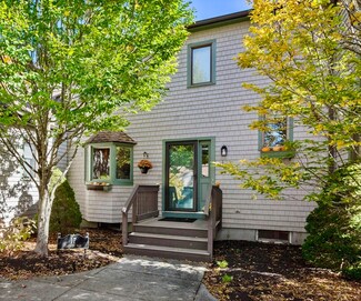 17 Country Way, South Dartmouth, MA 02748