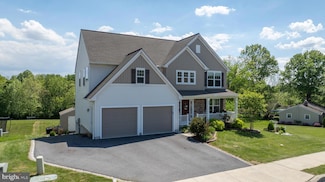 307 Westview Dr, Akron, PA 17501