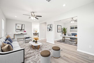 3917 Stassen St, Houston, TX 77051