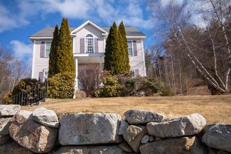 72 Rosegate Farm Dr, Manchester, NH 03109