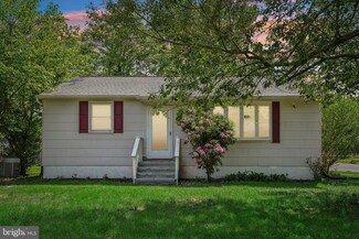 7 Diver Ave, Penns Grove, NJ 08069