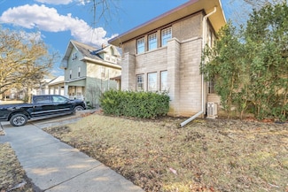 305 W Oregon St, Urbana, IL 61801