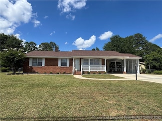 1302 Carthage Rd, Lumberton, NC 28358