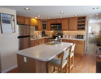 103 Lakeside Dr, Shrewsbury, MA 01545