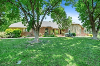 806 NW 4th Ave, Harper, KS 67058