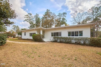 719 Kooler Cir, Fayetteville, NC 28305
