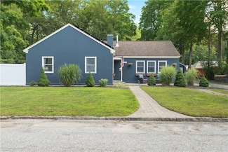 103 Stockwell Rd, Glendale, RI 02826