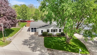 2395 Ln 150 Hamilton Lake, Hamilton, IN 46742