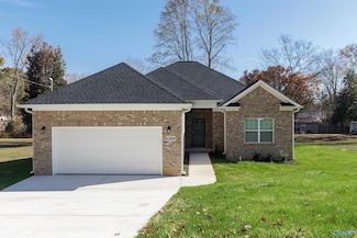 6304 Maywick Dr NW, Huntsville, AL 35810