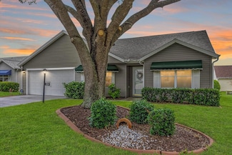 2705 La Posada Dr, The Villages, FL 32162