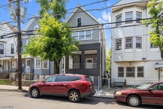 164 Parker St, Newark, NJ 07104