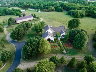 10451 S Greenwich Rd, Mulvane, KS 67110