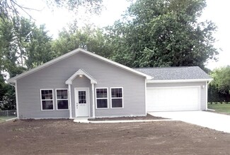 1529 Ashland Ave, Janesville, WI 53548